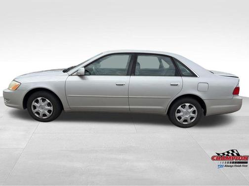 Silver 2004 Toyota Avalon XL