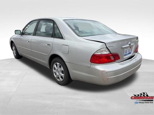 Silver 2004 Toyota Avalon XL