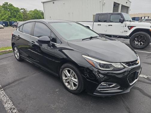 Black 2017 Chevrolet Cruze LT
