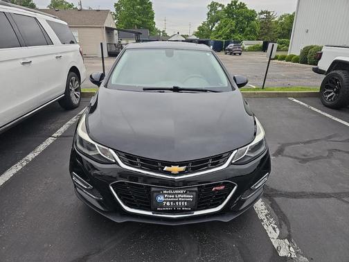 Black 2017 Chevrolet Cruze LT