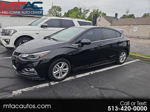 Black 2017 Chevrolet Cruze LT
