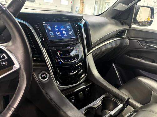 2018 Cadillac Escalade Platinum