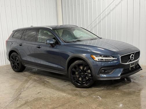 2020 Volvo V60 Cross Country T5