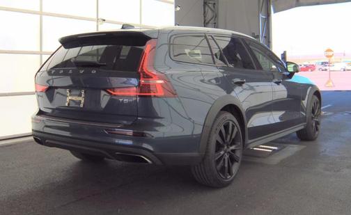 2020 Volvo V60 Cross Country T5