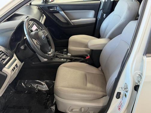 Satin White Pearl 2015 Subaru Forester 2.5i Touring