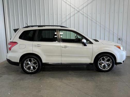 Satin White Pearl 2015 Subaru Forester 2.5i Touring