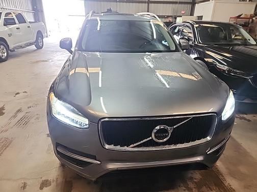 2018 Volvo XC90 T6 Momentum