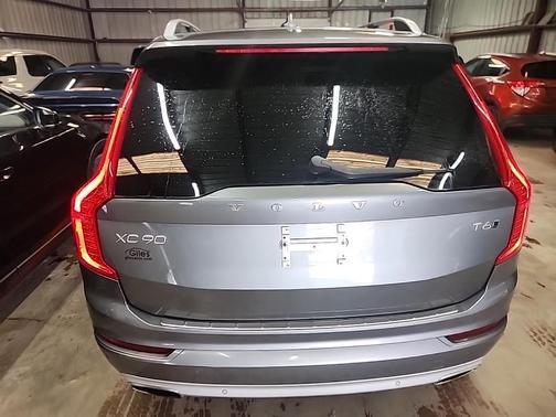 2018 Volvo XC90 T6 Momentum