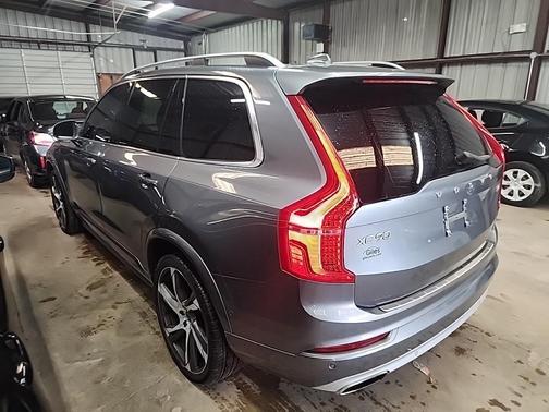 2018 Volvo XC90 T6 Momentum