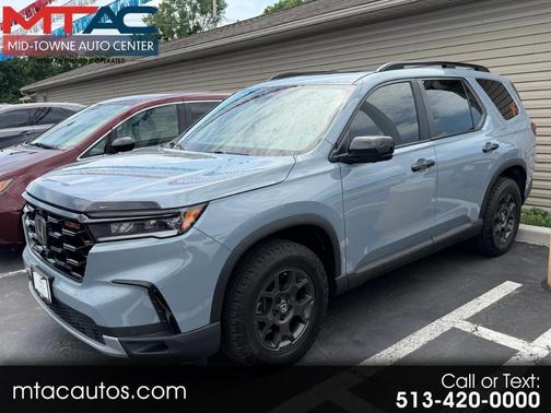 Gray 2023 Honda Pilot TrailSport