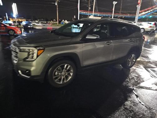 Silver 2024 GMC Terrain SLT