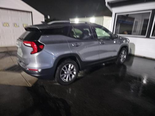 Silver 2024 GMC Terrain SLT