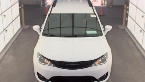 White 2018 Chrysler Pacifica Touring Plus