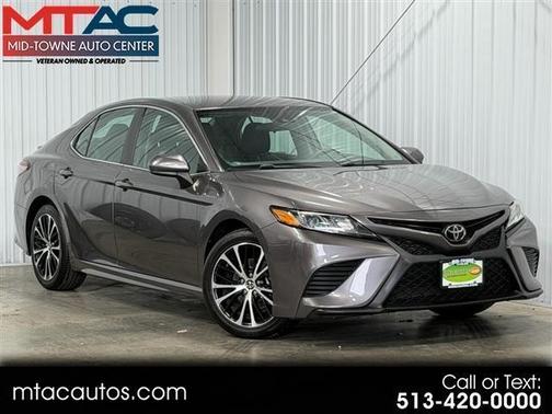 Gray 2019 Toyota Camry SE