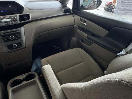 Red 2016 Honda Odyssey LX
