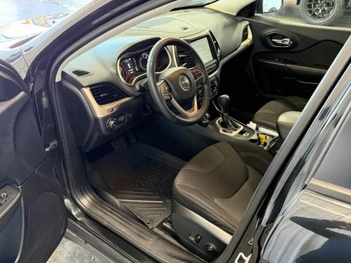 2016 Jeep Cherokee Altitude