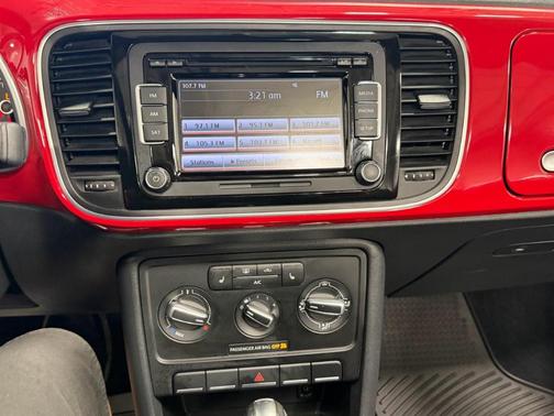 2015 Volkswagen Beetle Auto 1.8T