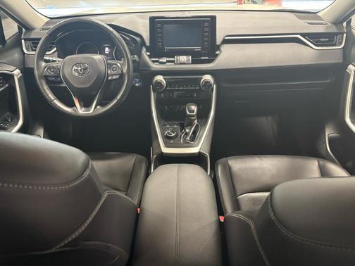 2021 Toyota RAV4 Hybrid XLE Premium