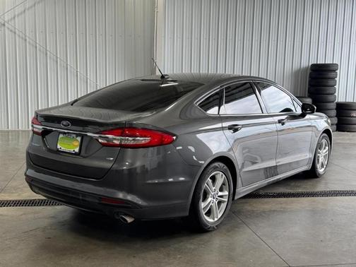 Gray 2018 Ford Fusion SE