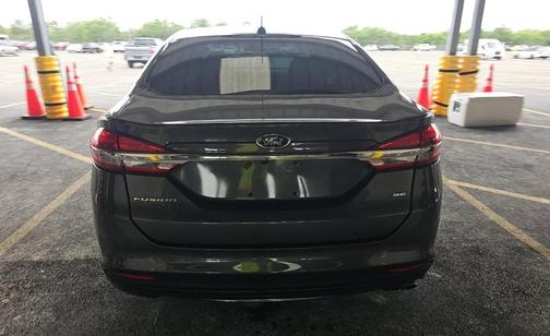 Gray 2018 Ford Fusion SE