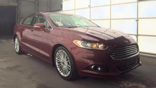 Red 2016 Ford Fusion SE