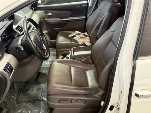 White 2015 Honda Odyssey EX-L
