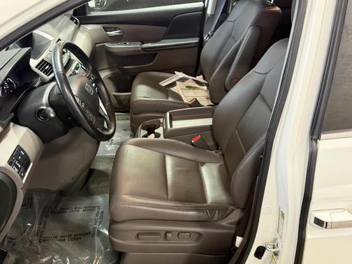 White 2015 Honda Odyssey EX-L