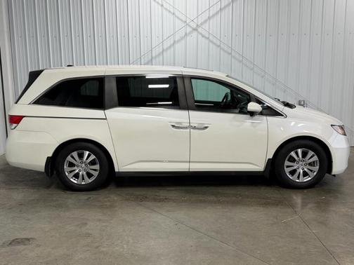 White 2015 Honda Odyssey EX-L