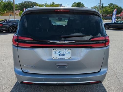 2021 Chrysler Pacifica Touring-L