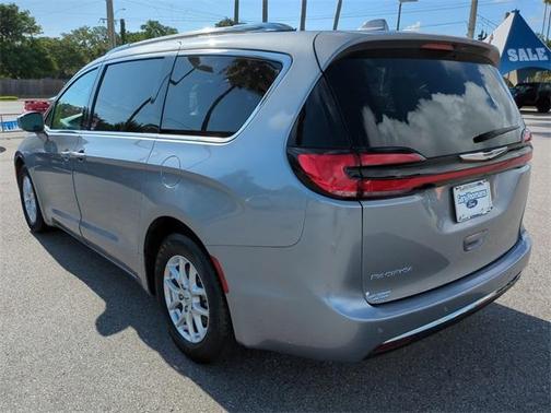 2021 Chrysler Pacifica Touring-L