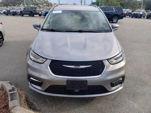2021 Chrysler Pacifica Touring-L