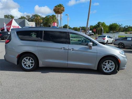 2021 Chrysler Pacifica Touring-L