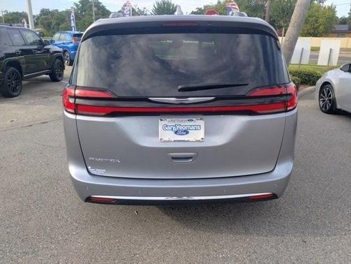 2021 Chrysler Pacifica Touring-L