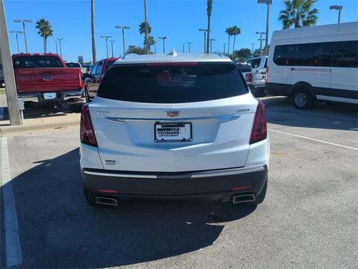 2025 Cadillac XT5 Luxury