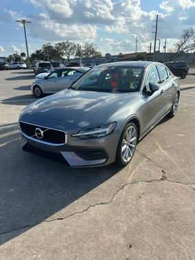 2020 Volvo S60 T5 Momentum