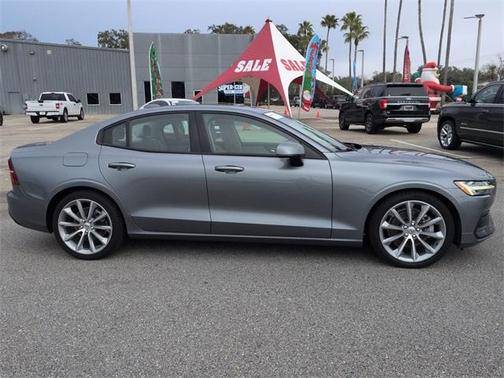 2020 Volvo S60 T5 Momentum