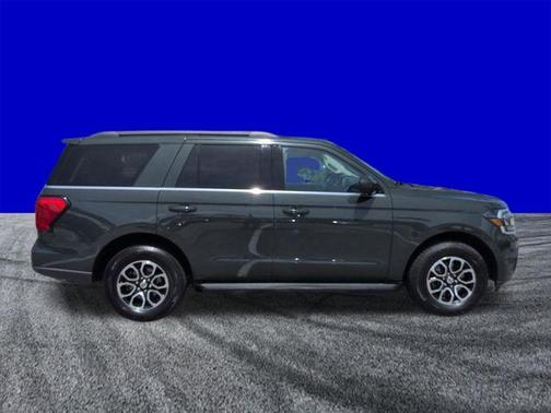 Green Metallic 2022 Ford Expedition XLT
