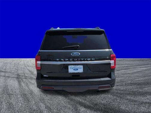 Green Metallic 2022 Ford Expedition XLT