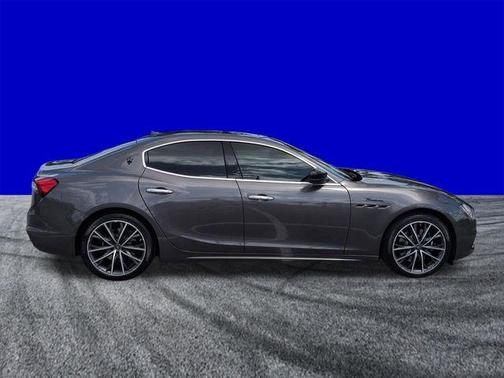 Grigio 2024 Maserati Ghibli Modena Ultima Q4