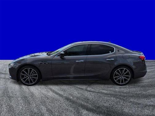 Grigio 2024 Maserati Ghibli Modena Ultima Q4