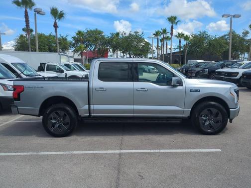 2025 Ford F-150 Lightning LARIAT