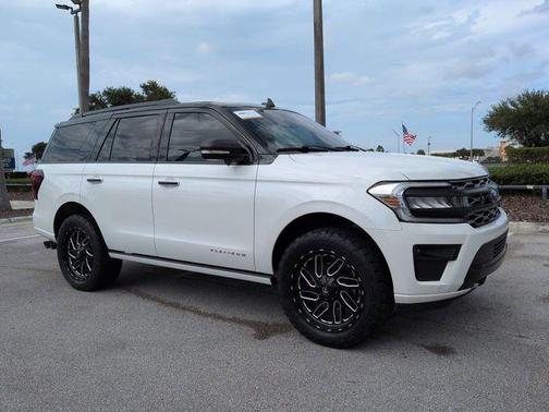 White Metallic 2023 Ford Expedition Platinum