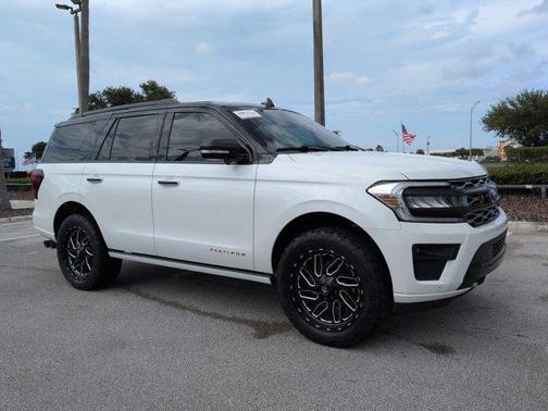White Metallic 2023 Ford Expedition Platinum