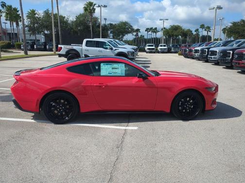 2025 Ford Mustang EcoBoost