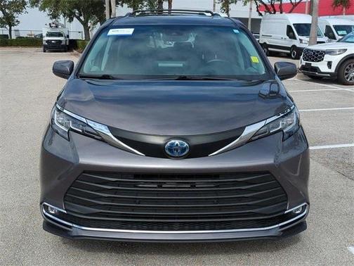 2022 Toyota Sienna XLE