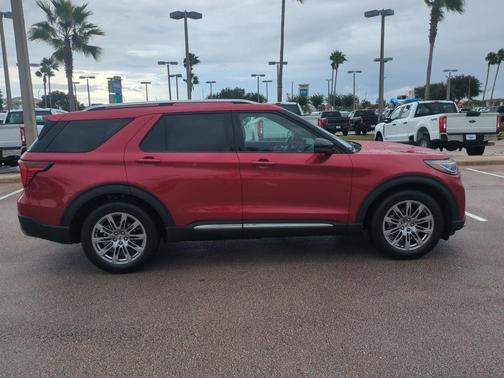 2025 Ford Explorer Platinum