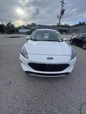 2020 Ford Escape SE