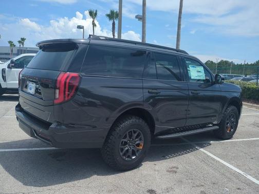 2025 Ford Expedition Tremor