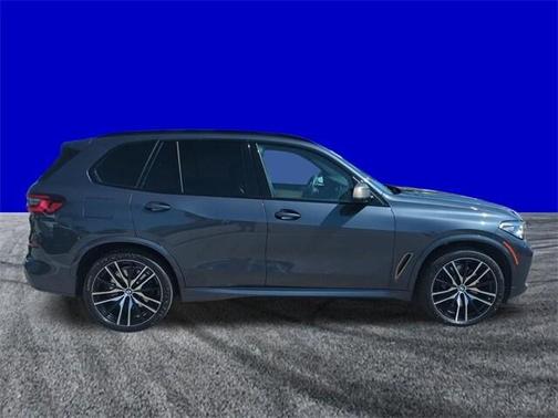2022 BMW X5 M50i