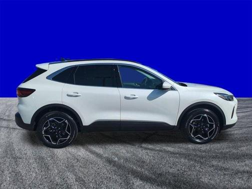 2026 Ford Escape Platinum